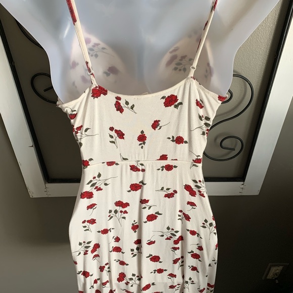 Rose 🌹 dress - Picture 2 of 2